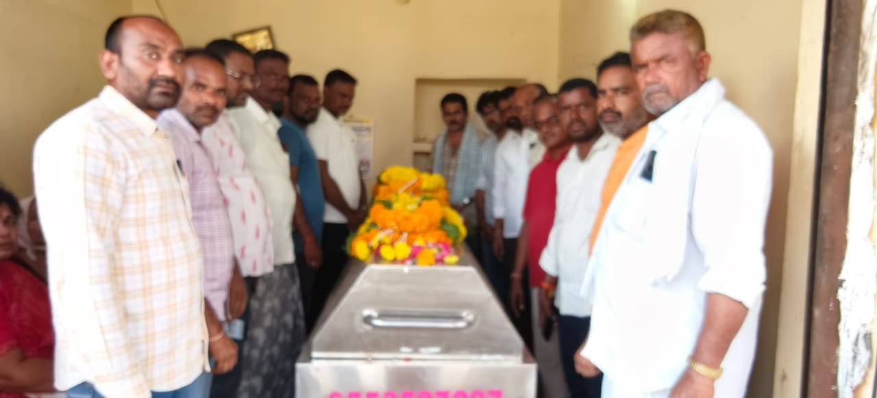 అంగన్వాడీ టీచర్ నిరంజనమ్మ మృతికి నాయకుల సంతాపం